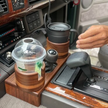 【 ONE OFF】 Drink holder for RANGE ROVER 木のドリンクホルダー 木のカー用品 木製 ZUKOUSHITU