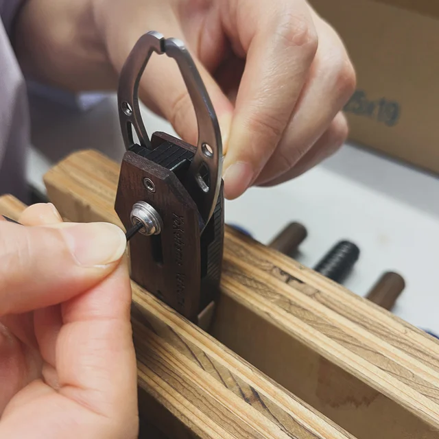 #fishgrip
#釣具
#fishingtools
#木工
#woodworking
#木工雑貨
#木製
#黒鯛
#クロダイ
#海釣り
#チヌ釣り
#ヘチ釣り
#zukoushitu