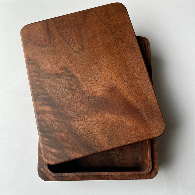 40mm厚くり抜き隠し磁石の箱
ウォールナット
#zukoushitu
#木箱
#木の器
#木製
#木工